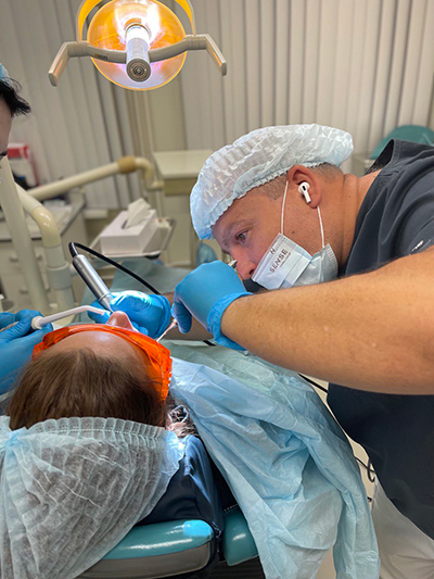 Имплантация зубов имплантами Астра Швеция